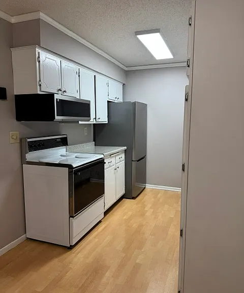 1150 Dellwood St S #103 — Photo 3