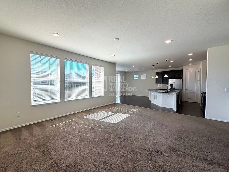 Welcome home to luxury and comfort in Parker's Sierra Ridge community! — Photo 4