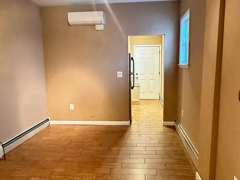 2637 E Ontario St #1B — Photo 3