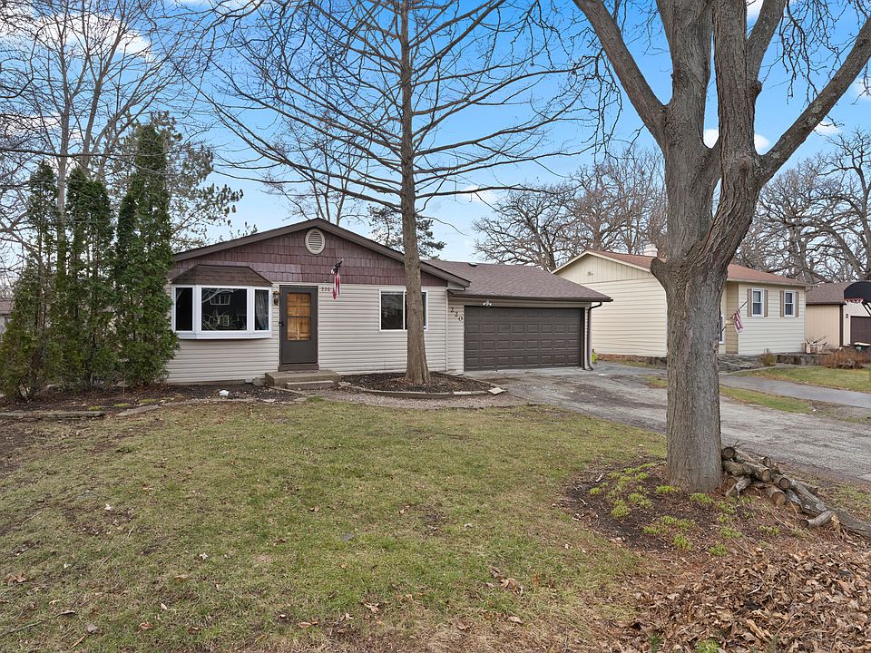 1st image of 220 Bridgewood Dr