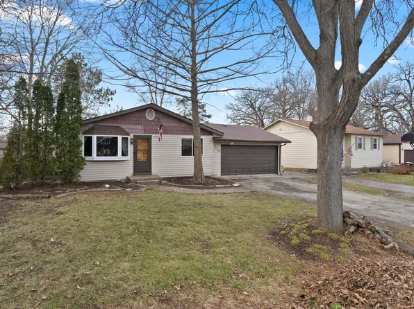 220 Bridgewood Dr, Antioch, IL 60002