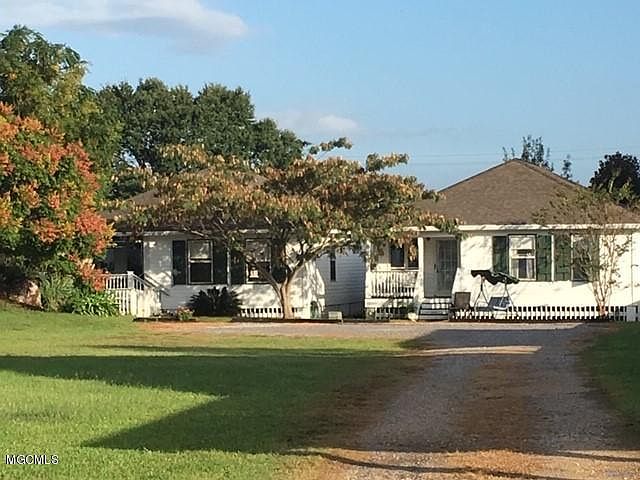 1st image of 126 W Scenic Dr