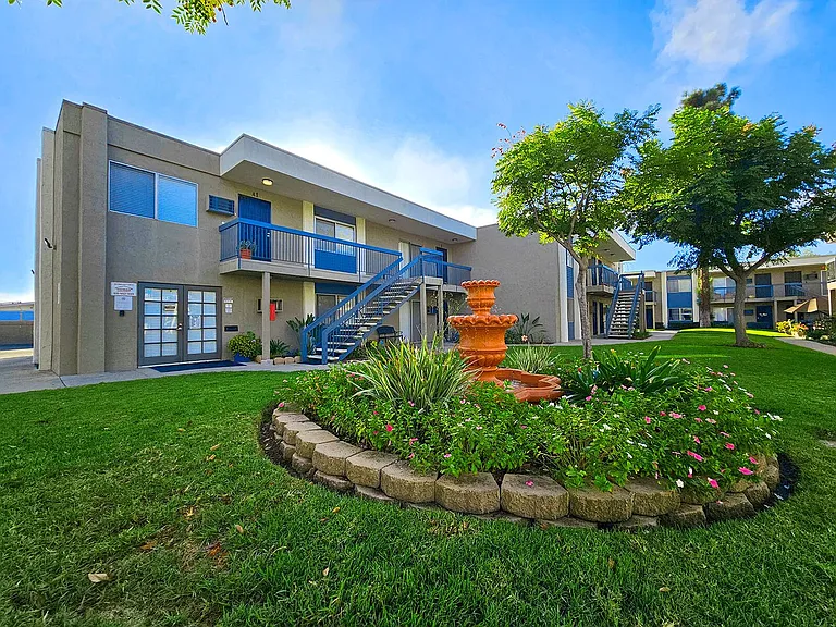 Sandalwood Apartments — Photo 38