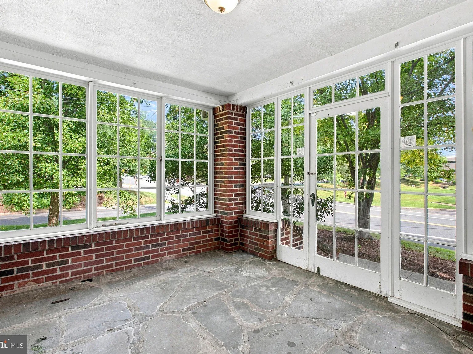 4 bed, 4.0 bath, 1218 sqft, $3,800 — Photo 3