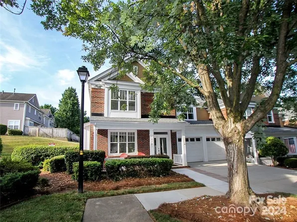 18721 Skysail Ct, Cornelius, NC 28031