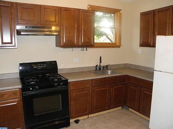 4th image of 7815 Loretto Ave