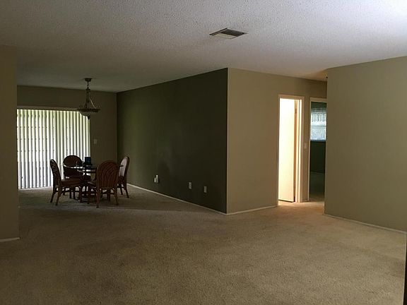 3rd image of 201 NE Camelot Dr