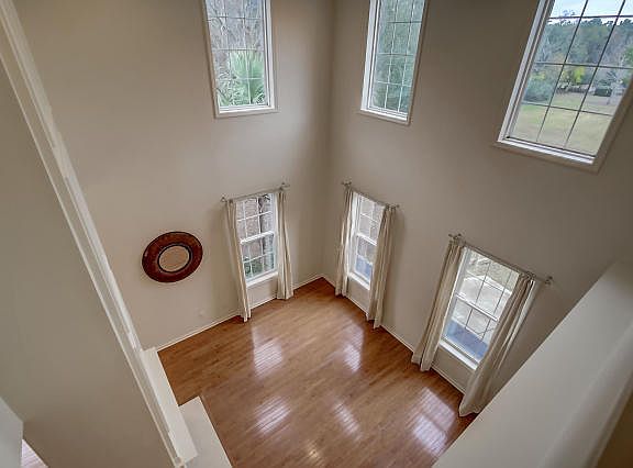5th image of 2950 Woodland Park Dr