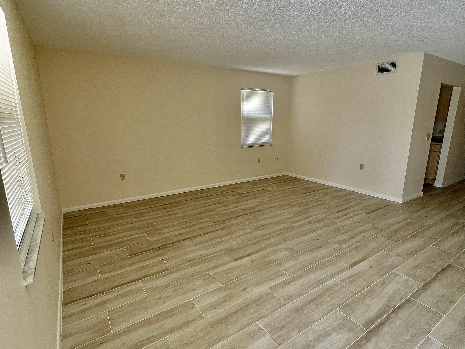 Palm City Apartments — Photo 2