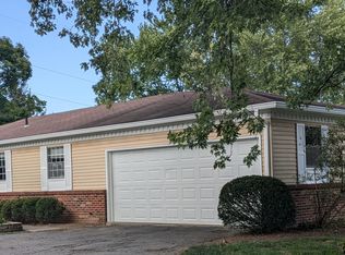 842 Linworth Rd E, Columbus, OH 43235