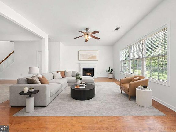 2nd image of 6643 Silk Tree Pointe