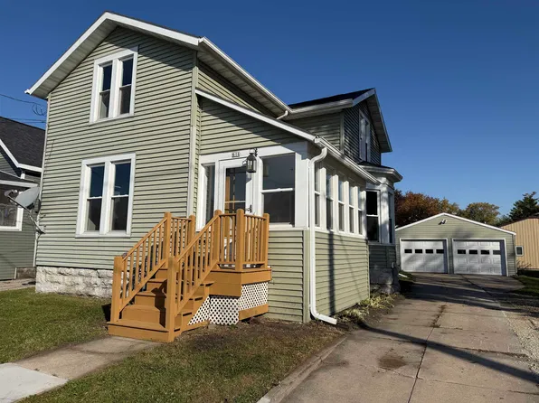 616 Bay Shore Dr, Oshkosh, WI 54901