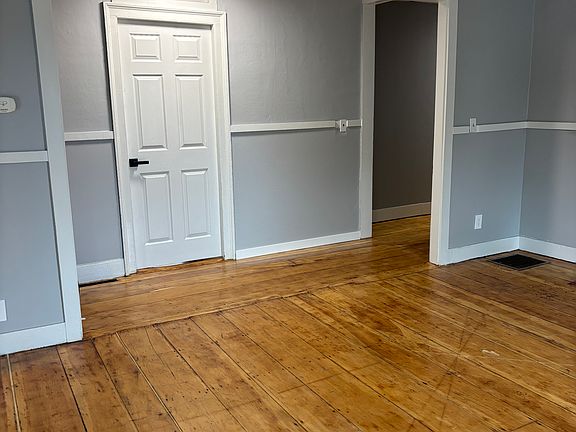 4th image of 22 Pleasant St APT 2