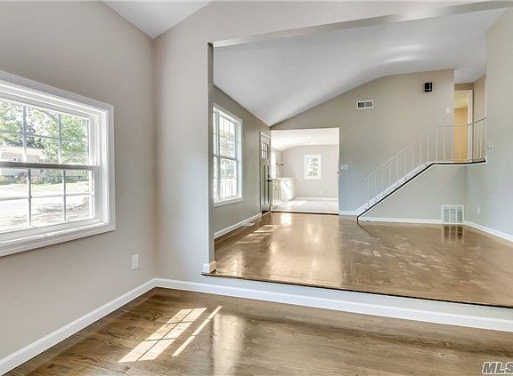 3rd image of 3107 Heather Ave