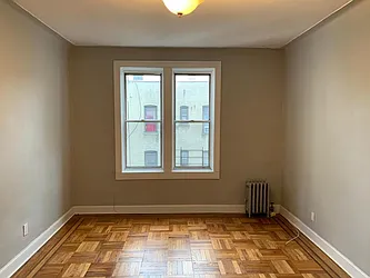 Rented by Chana Ofek, LREB