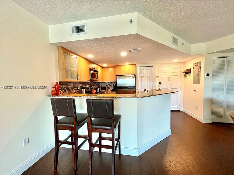 201 S Golden Isles Dr #306 — Photo 16