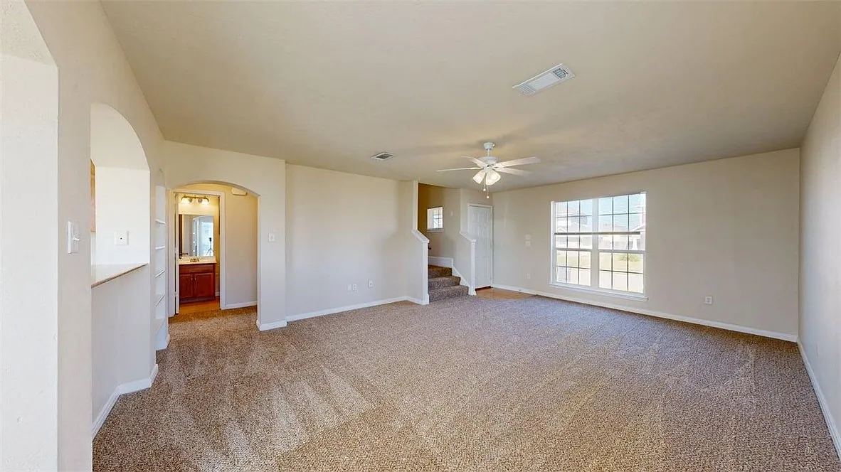 4 bed, 4.5 bath, 1634 sqft, $1,900 — Photo 4