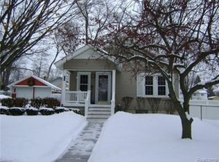 335 Parkdale Ave, Rochester, MI 48307