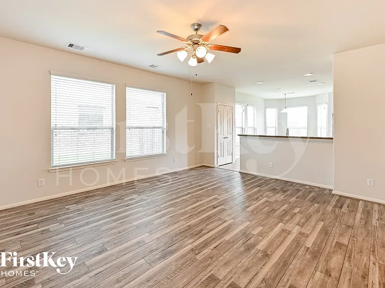 30114 E Sapling Oaks Pl — Photo 2