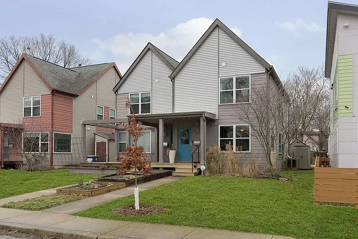 3 bed, 2.5 bath, 1969 sqft, $2,350 — Photo 2