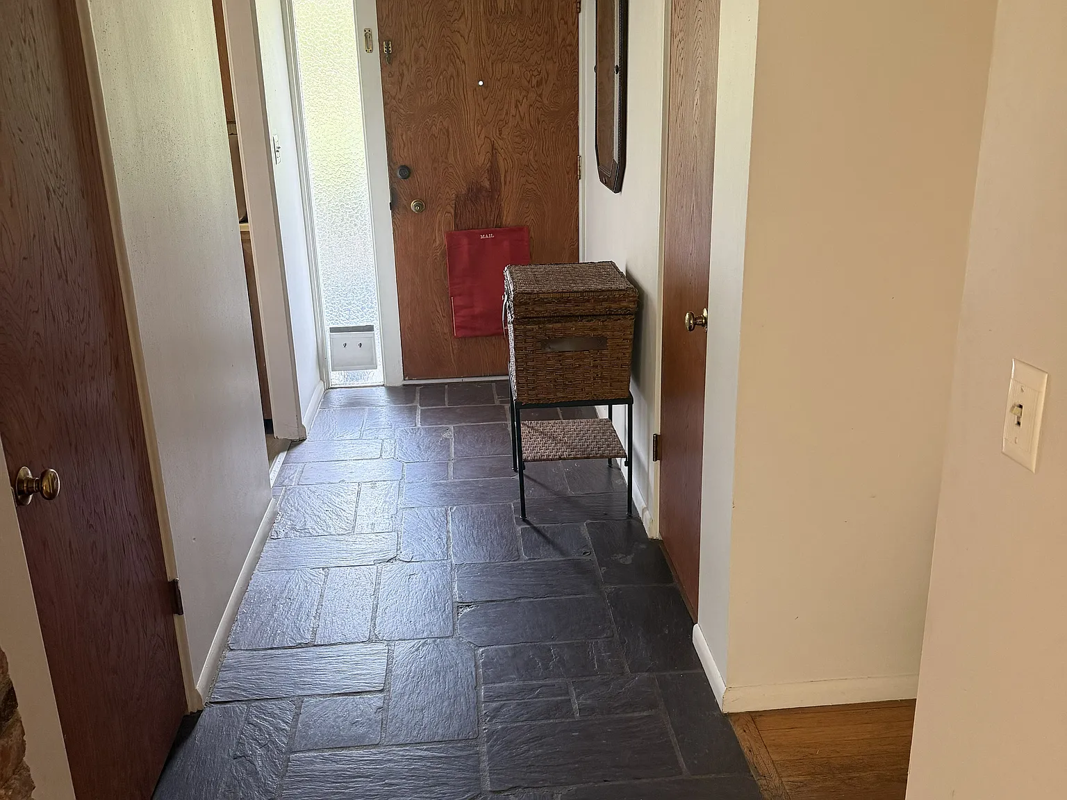 3 bed, 1.5 bath, 1370 sqft, $3,300 — Photo 4