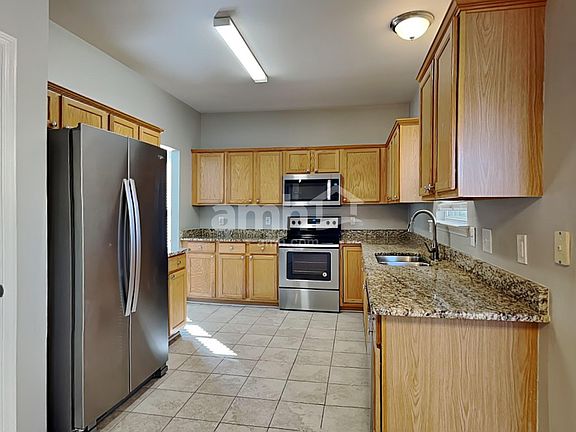 3rd image of 102 Chamblis Ct