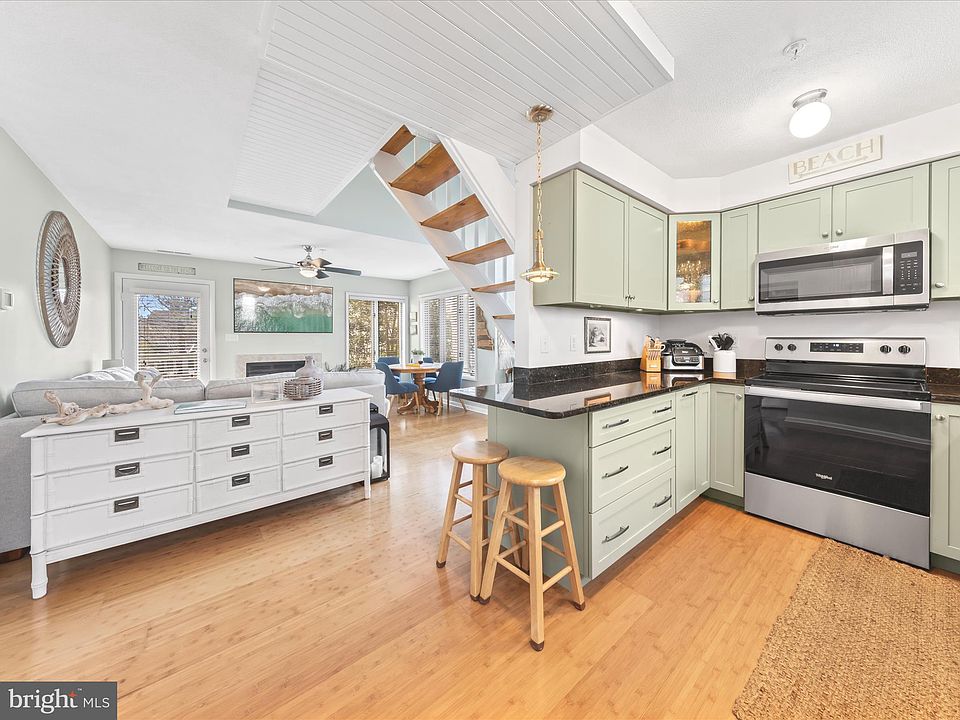 1st image of 20842 East Dr Unit 527
