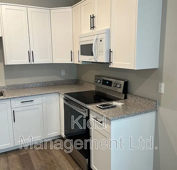 6936 Langer Cres #B — Photo 5