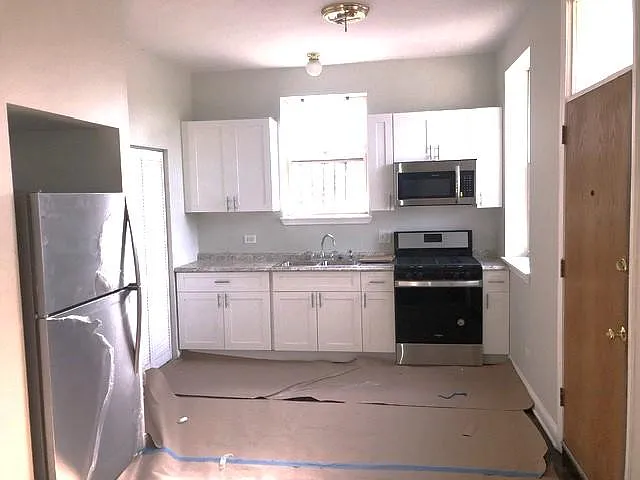 1021 E 62nd St #2 — Photo 3