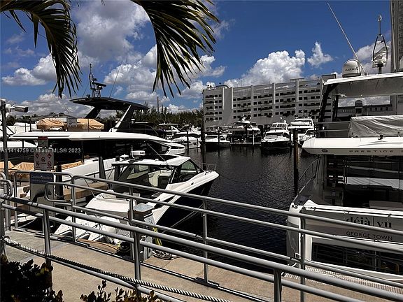 5th image of 17111 Biscayne Blvd Unit 2007