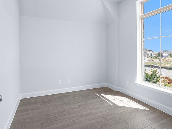 5th image of 42806 Manzano St