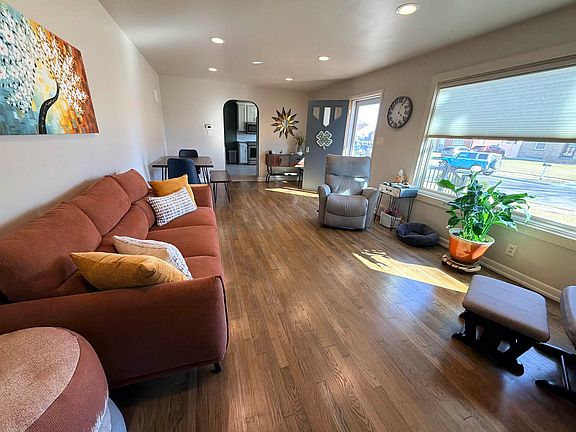 3rd image of 109 Ringland Rd