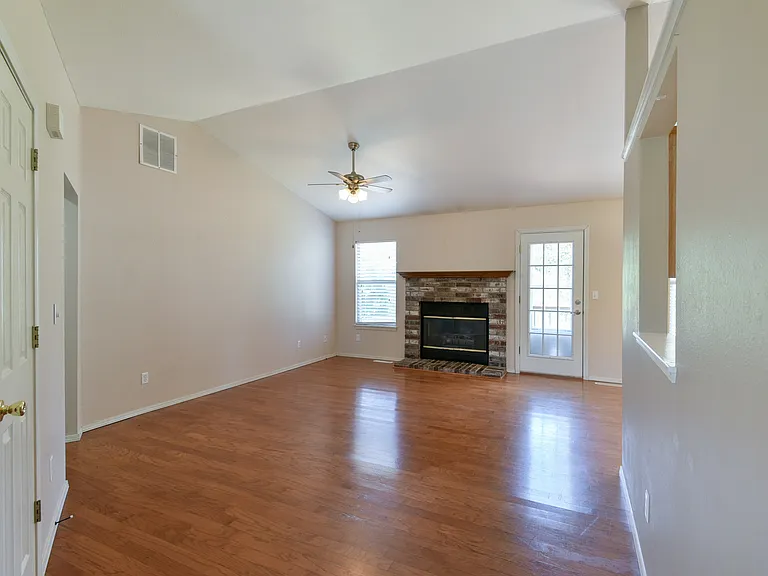 190 Horizon Dr — Photo 5