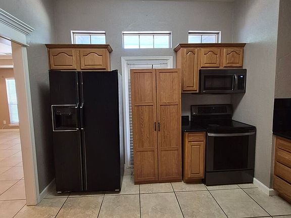3rd image of 2113 SW 59th Ave