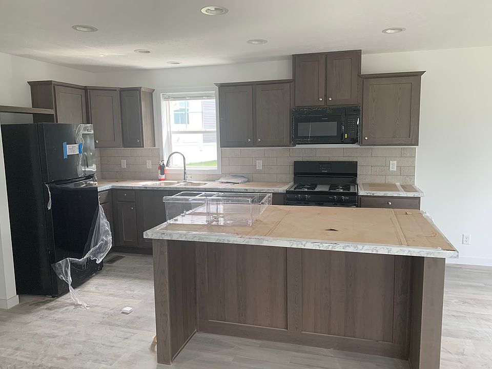 1st image of 47 Bluebird Hill Dr #411