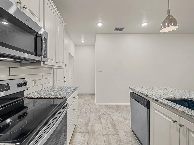 5708 Lehigh St — Photo 9