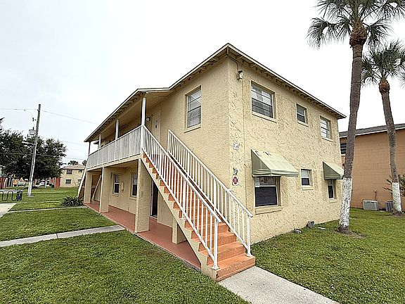 2nd image of 731 Michigan Ct APT 1
