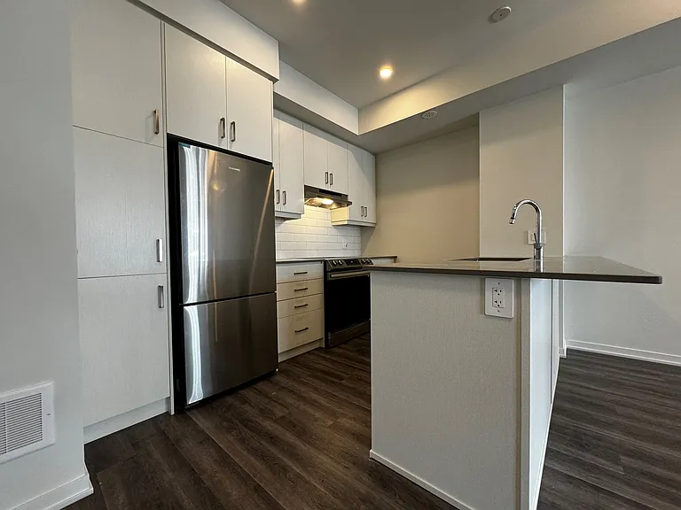 31 Honeycrisp Cres #63 — Photo 4