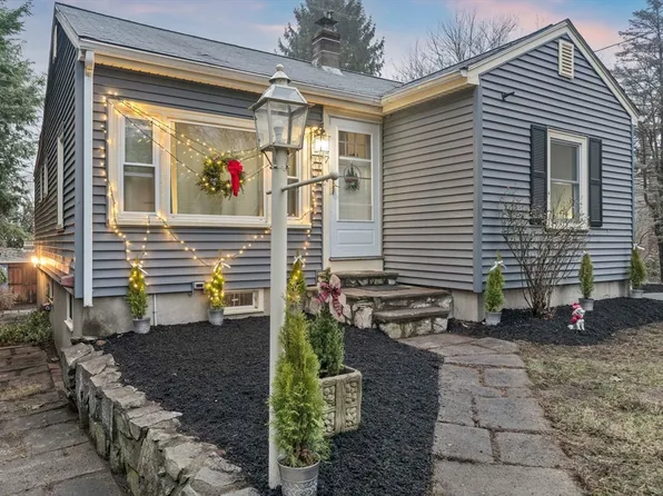 17 Cypress Rd, Holbrook, MA 02343