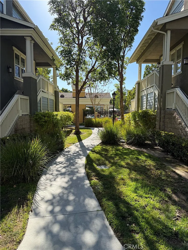 3 bed, 1950 sqft, $4,500 — Photo 4