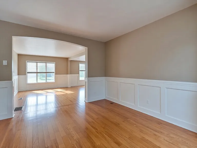 10 Lewis Ave — Photo 11