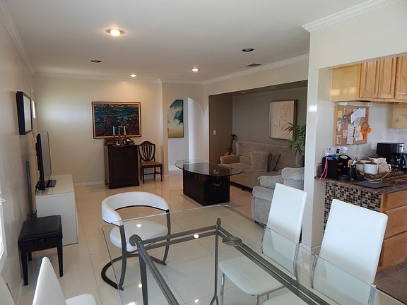 3rd image of 505 Almora St