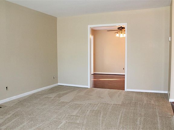 2nd image of 885 Rosetree Ln