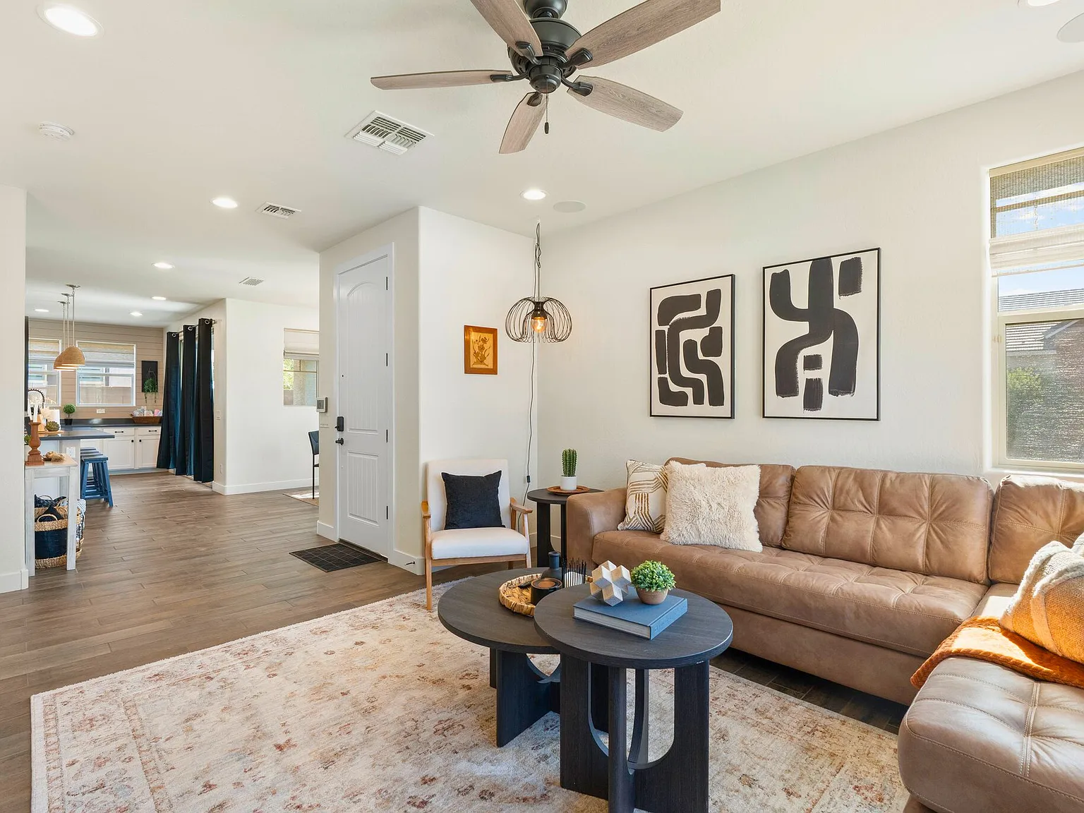2 bed, 2.5 bath, 1838 sqft, $4,500 — Photo 3