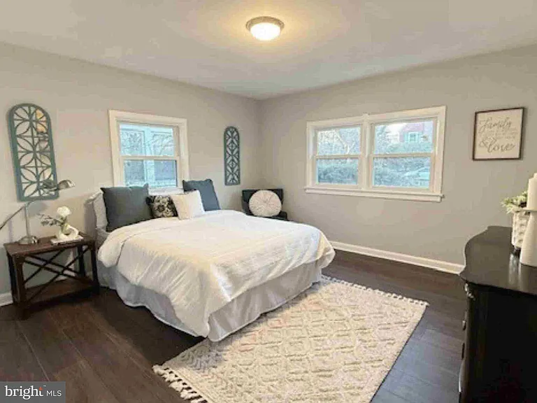 2220 Brunswick Ave — Photo 9