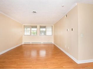 90 Kane St, West Hartford, CT 06119