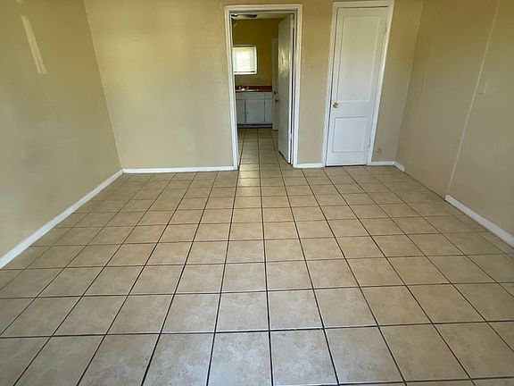 2nd image of 502 Cheyenne St #12