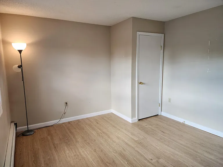 4 New Haven Dr #301 — Photo 19