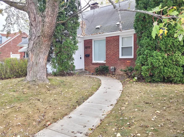 22772 Brittany Ave, Eastpointe, MI 48021
