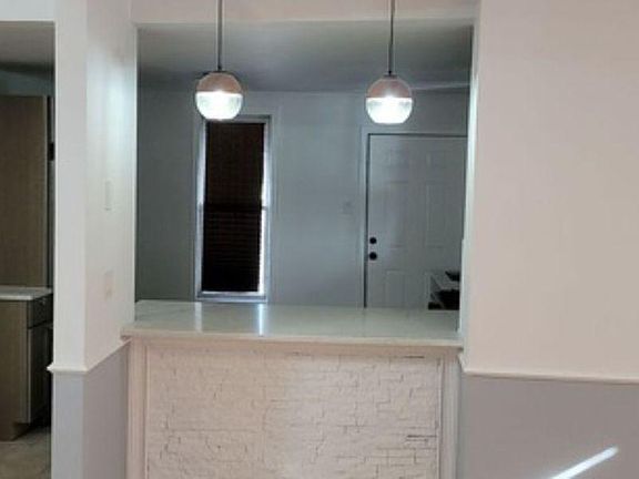 2nd image of 6921 S King Dr